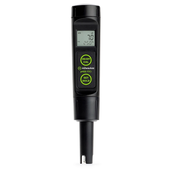 Milwaukee pH55 PRO water pH tester has a replaceable double junction pH electrode.